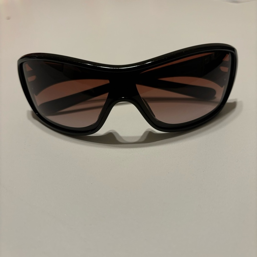 Oakley Ideal brown frames and lenses non polarized